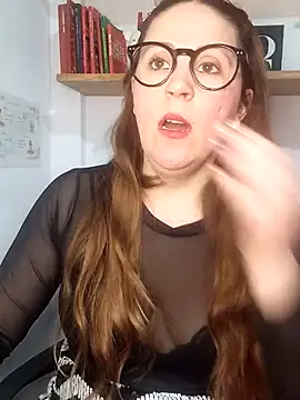 Snapshot of SofiEsteves chatting on 06.23.26 SofiEsteves online show from 06.23.26