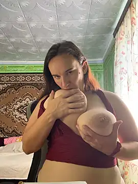 Snapshot of HarychaLysichka chatting on 07.18.26 HarychaLysichka online show from 07.18.26