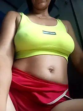 Snapshot of yorsia07 chatting on 12.17.25 yorsia07 online show from 12.17.25