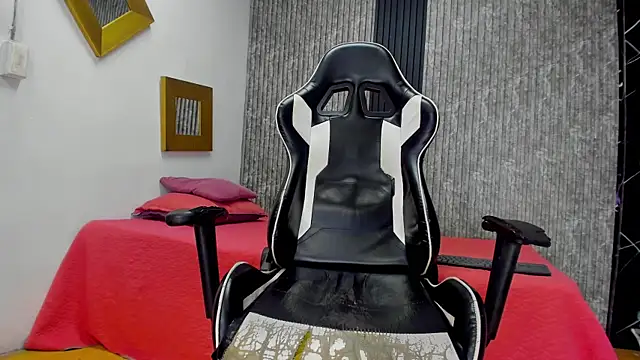 Snapshot of King_BBC09 chatting on 12.18.25 King BBC09 online show from 12.18.25