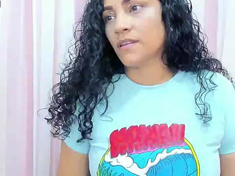 Snapshot of Bianca_slut1 chatting on 12.20.25 Bianca slut1 online show from 12.20.25