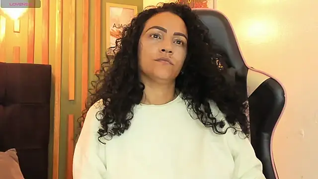 Snapshot of Bianca_slut1 chatting on 04.15.26 Bianca slut1 online show from 04.15.26