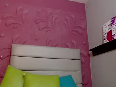 Snapshot of camy_cherry chatting on 12.18.25 camy cherry online show from 12.18.25