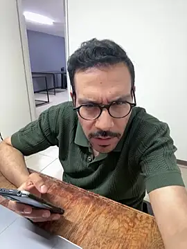 AdrianGarcia89 online show from 04.15.26