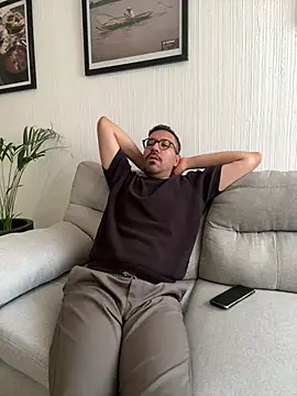 AdrianGarcia89 online show from 04.18.26