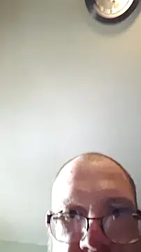 Snapshot of Sinuel chatting on 12.17.25 Sinuel online show from 12.17.25