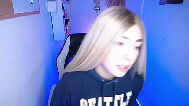 channel blondee online show from 04.07.26