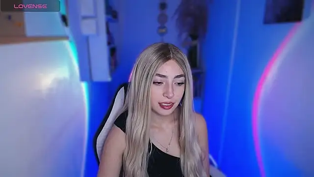 channel blondee online show from 04.24.26