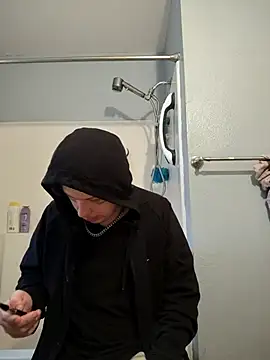 Snapshot of boolboy27 chatting on 12.17.25 boolboy27 online show from 12.17.25