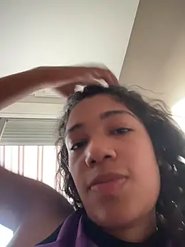 MikaScarlet online show from 04.07.26