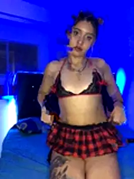 Snapshot of -Nataly__ chatting on 12.18.25 -Nataly online show from 12.18.25