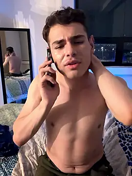 Snapshot of Valentino_Ceratti_ chatting on 01.08.26 Valentino Ceratti online show from 01.08.26