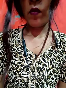 A-qween online show from 12.22.25