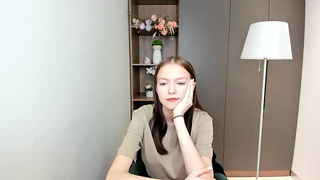 Snapshot of TawnaSeda chatting on 12.20.25 TawnaSeda online show from 12.20.25