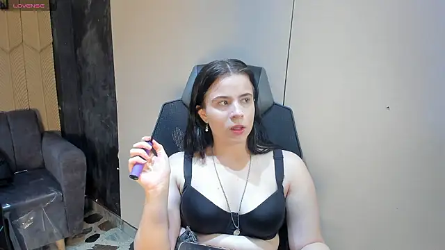 Snapshot of ChannelWhitee_ chatting on 02.01.26 ChannelWhitee online show from 02.01.26