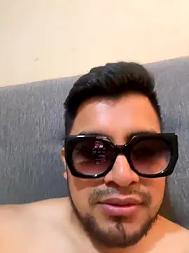 Snapshot of Manueldow1 chatting on 12.18.25 Manueldow1 online show from 12.18.25