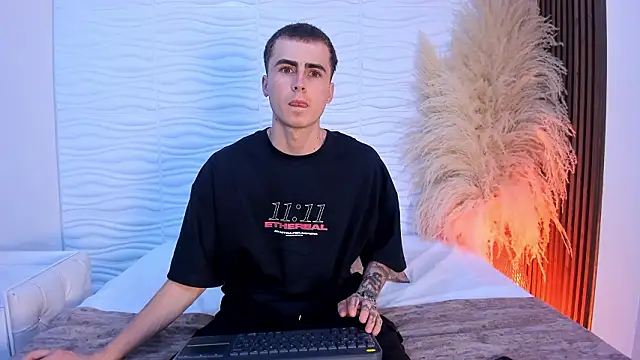 SpaceBoy1 online show from 02.15.26