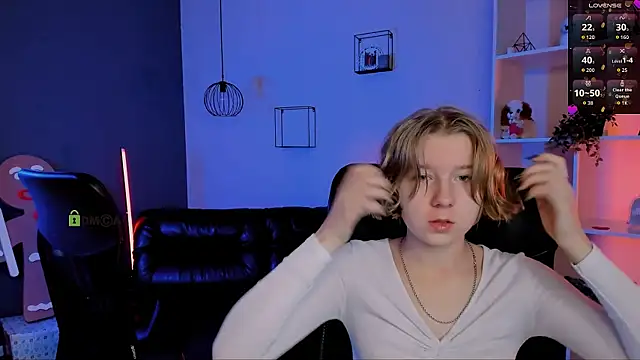 lizzie boom  online show from 12.19.25