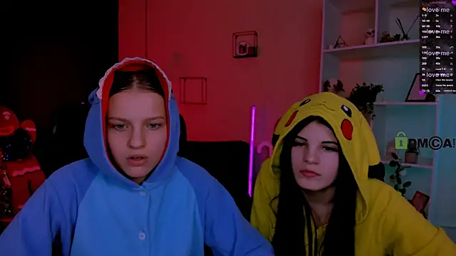 Snapshot of lizzie_boom_ chatting on 01.06.26 lizzie boom online show from 01.06.26