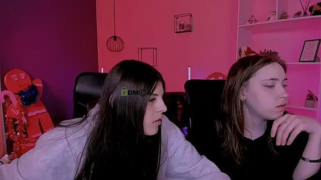 Snapshot of lizzie_boom_ chatting on 01.12.26 lizzie boom online show from 01.12.26