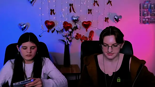 Snapshot of lizzie_boom_ chatting on 02.18.26 lizzie boom online show from 02.18.26