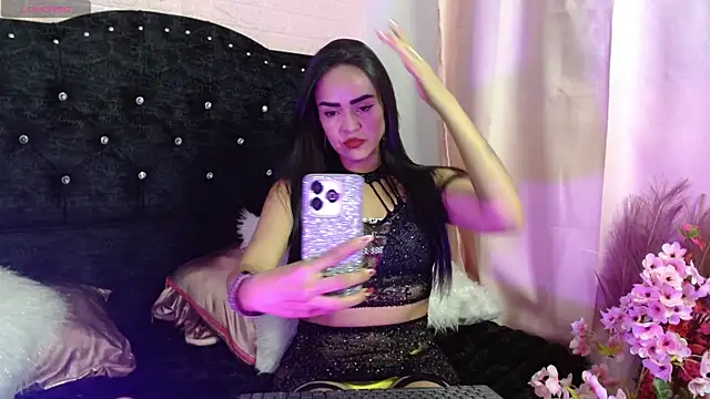 Ambar Rouxee online show from 01.05.26