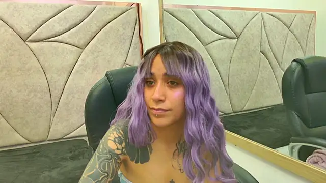 StaceyLeee online show from 12.21.25