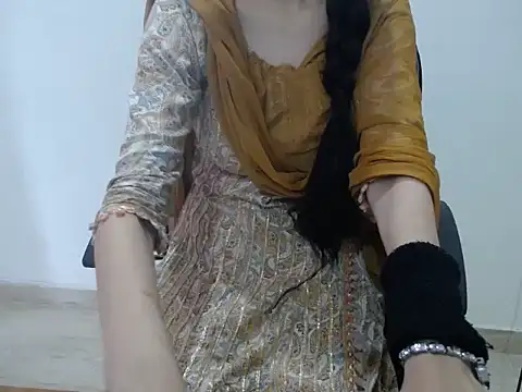 Farhana beautyfull online show from 03.14.26