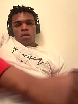 Snapshot of davebigjunk12 chatting on 12.19.25 davebigjunk12 online show from 12.19.25