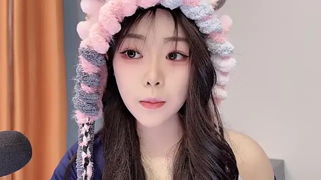 smalldaisy online show from 02.05.26