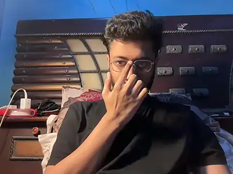 Snapshot of Sexy__Nerd chatting on 04.18.26 Sexy Nerd online show from 04.18.26