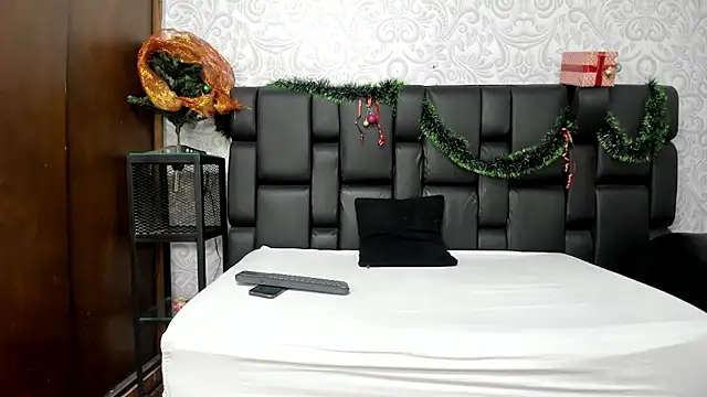 Snapshot of KyleBakerr chatting on 12.19.25 KyleBakerr online show from 12.19.25