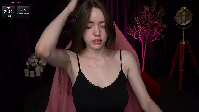 Velouraa online show from 03.21.26