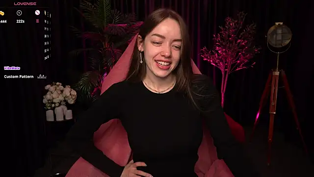 Velouraa online show from 04.05.26