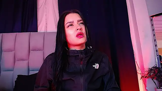 Snapshot of Emilyy05_ chatting on 02.01.26 Emilyy05 online show from 02.01.26