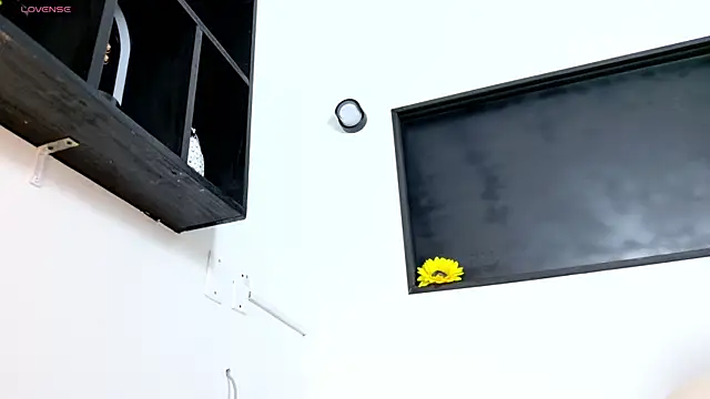 Emilyy05  online show from 04.06.26