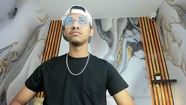 Victor LatinBoy online show from 02.01.26