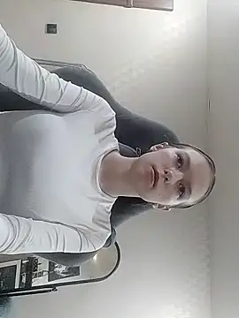 Yzi online show from 12.22.25