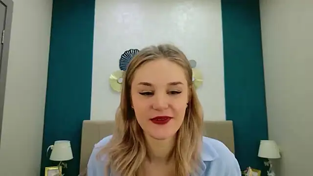 Snapshot of Molly_Voss chatting on 02.09.26 Molly Voss online show from 02.09.26