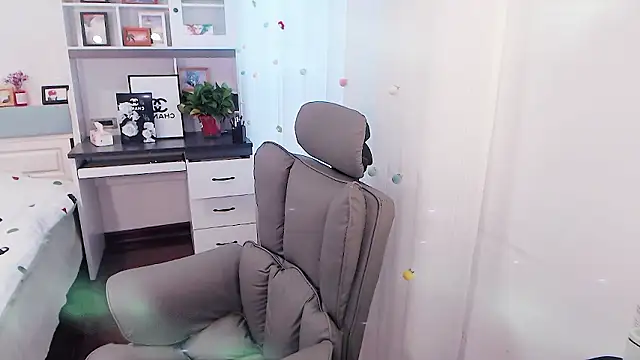 Snapshot of Coke-1996 chatting on 01.15.26 Coke-1996 online show from 01.15.26