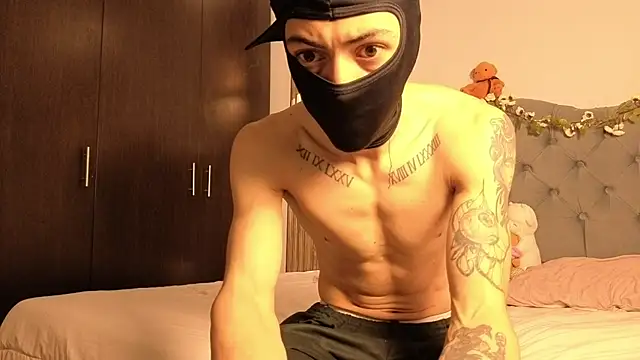 cute emmma online show from 04.22.26