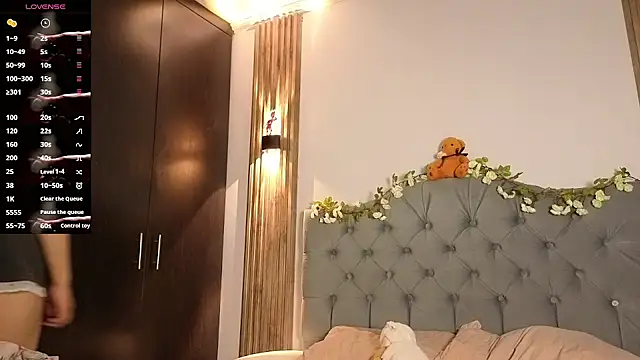 Snapshot of cute_emmma chatting on 05.06.26 cute emmma online show from 05.06.26