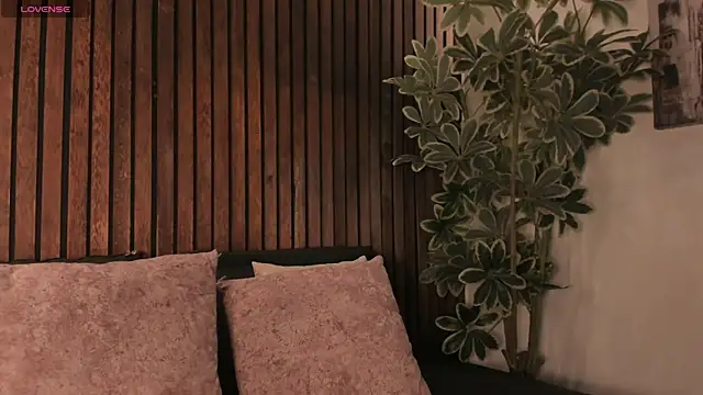 Lilith Sage  online show from 04.12.26