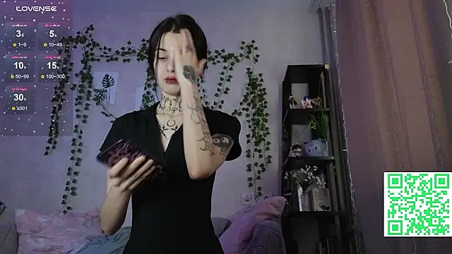 LeonaHinnes online show from 02.19.26