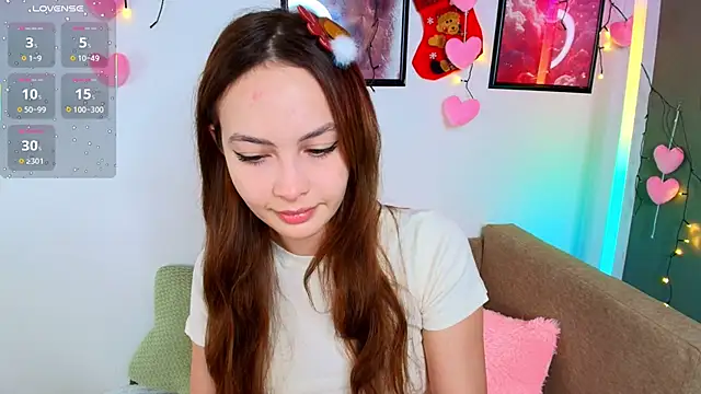 Snapshot of Adele_Farrell chatting on 12.23.25 Adele Farrell online show from 12.23.25