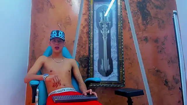 tommy bigcock19  online show from 12.22.25