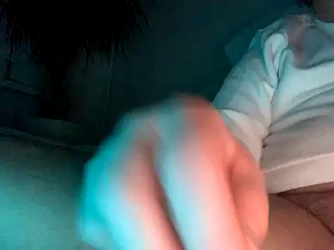 Snapshot of Sevenyearsago chatting on 12.21.25 Sevenyearsago online show from 12.21.25