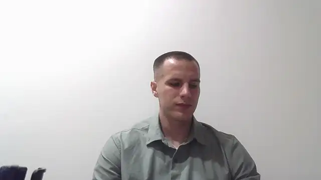 makeyousquirt123456 online show from 12.21.25