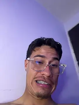 Latin Paisa Boy online show from 05.15.26