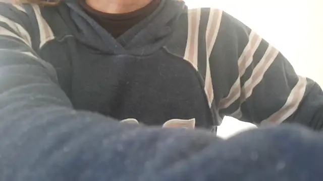 Filipasantoss1 online show from 12.22.25